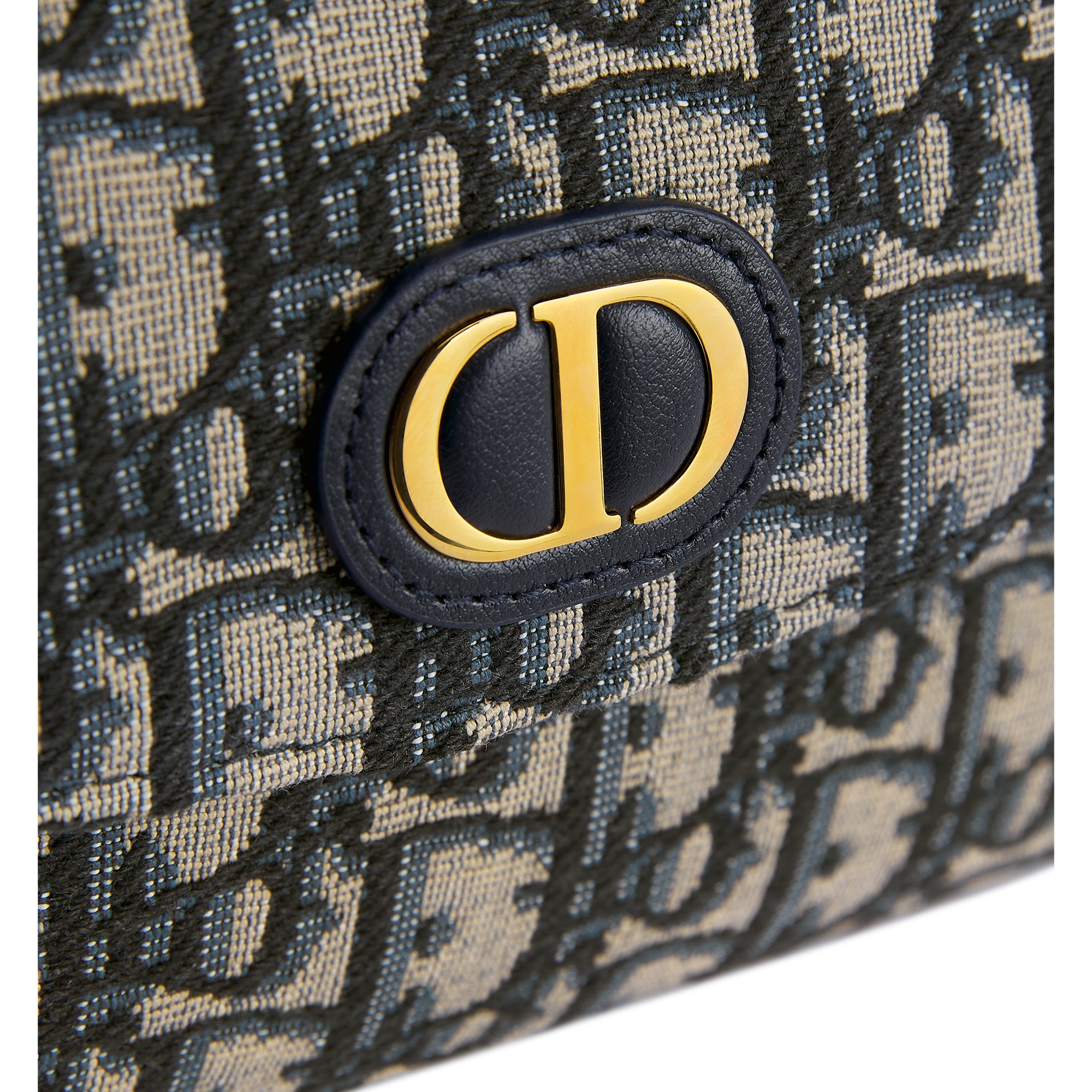 30 Montaigne D-Vine Pouch with Chain Blue Dior Oblique Jacquard E09