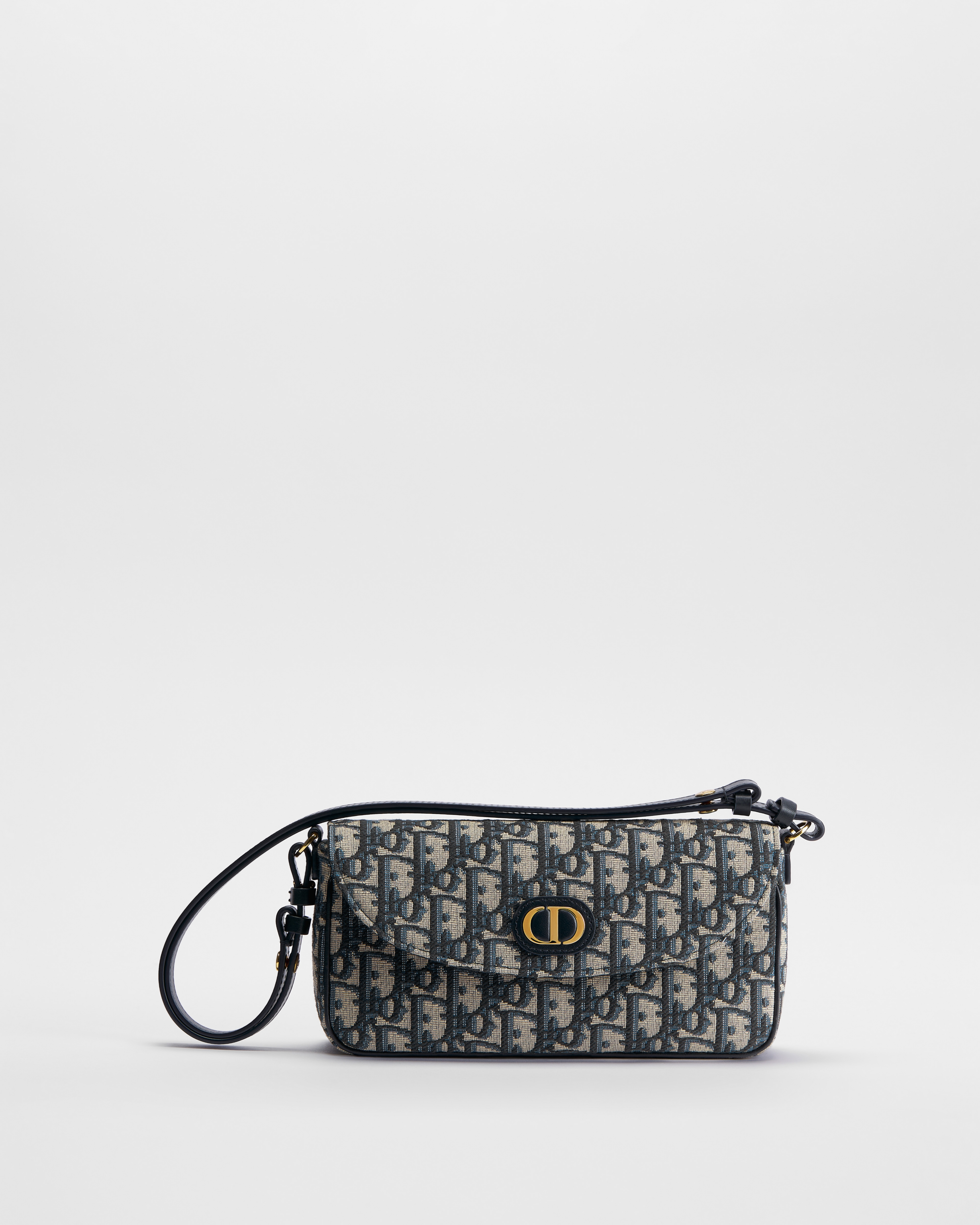 30 Montaigne D-Vine Pouch with Chain