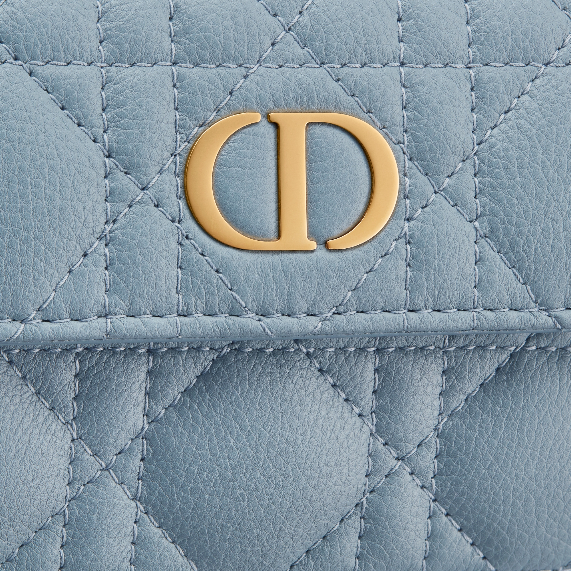 Langes Dior Caro Orchid Portemonnaie Weiches Cannage Kalbsleder in Wolkenblau E09