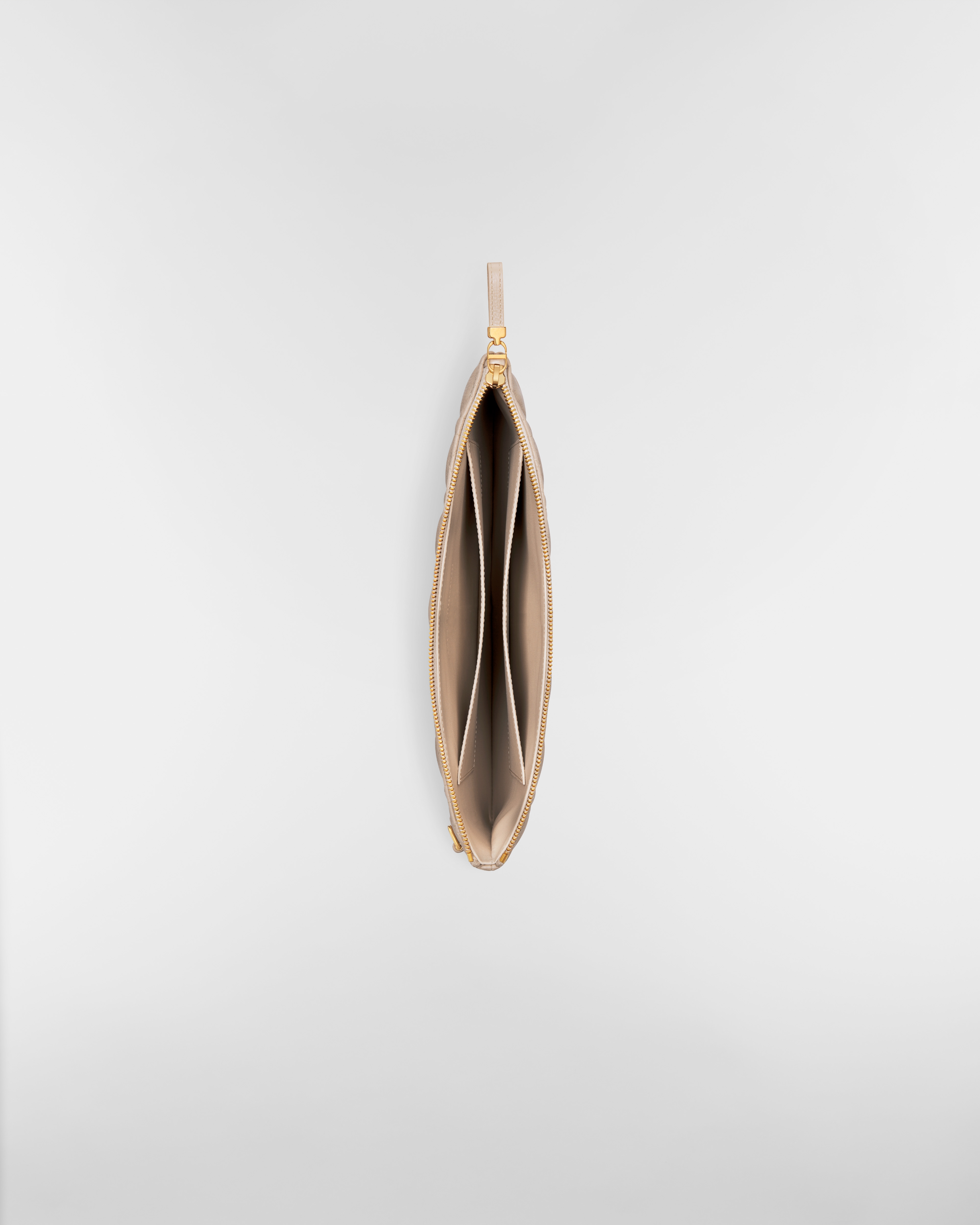 Große Dior Caro Daily Pouch