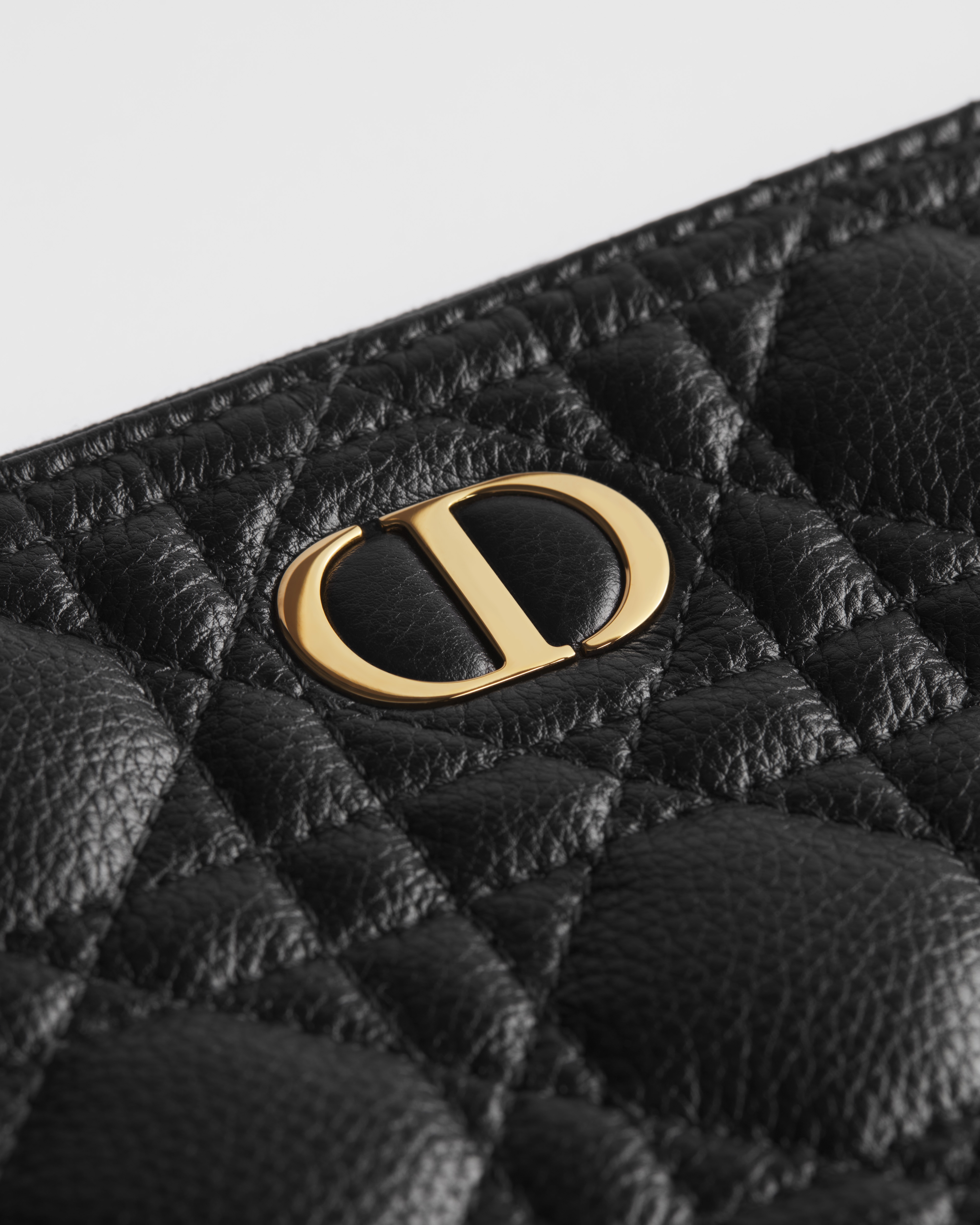 Grote Dior Caro Daily-pouch Soepel zwart kalfsleer met Cannage-motief E10