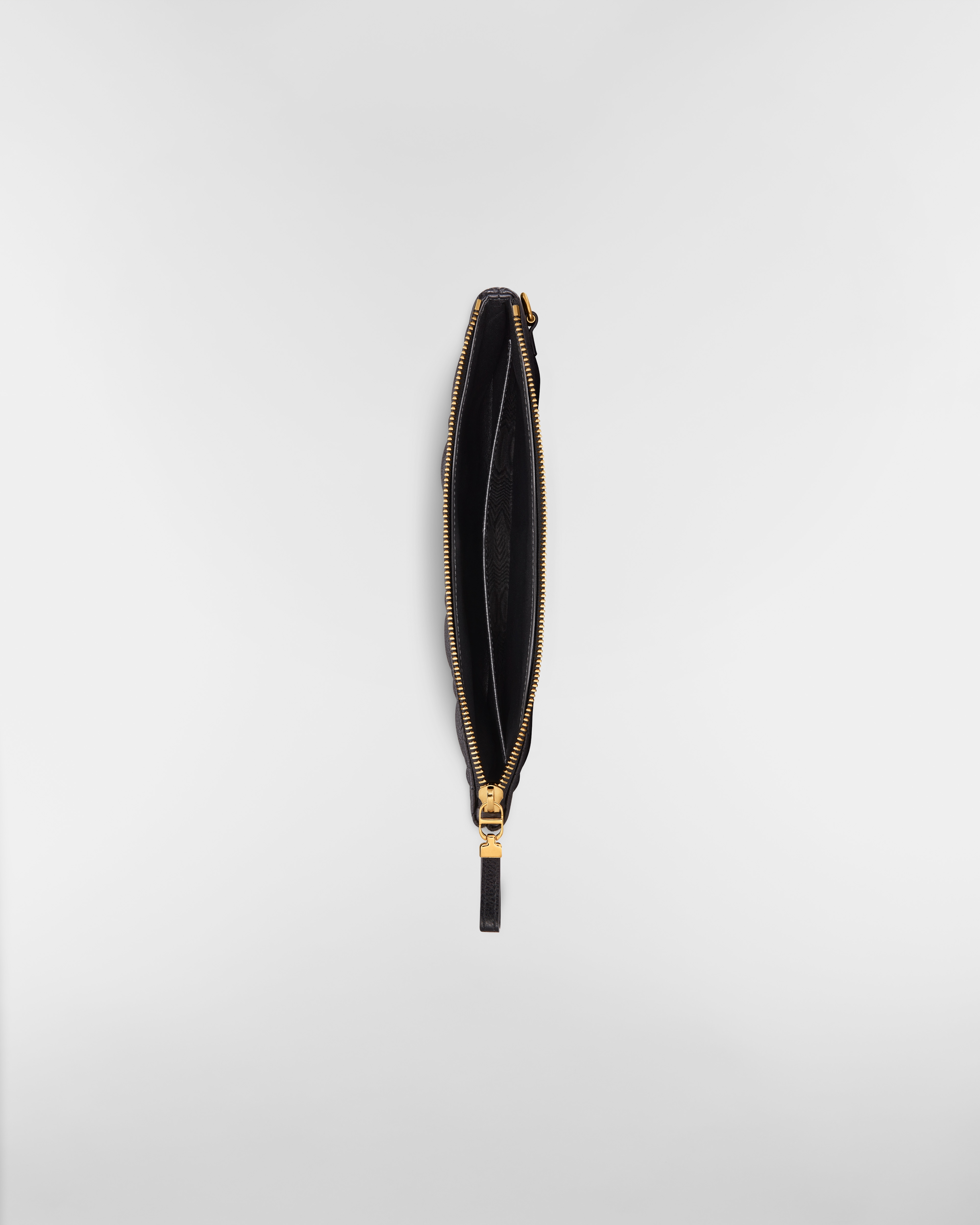 Pochette media Daily Dior Caro Pelle di vitello morbida Cannage nera E06