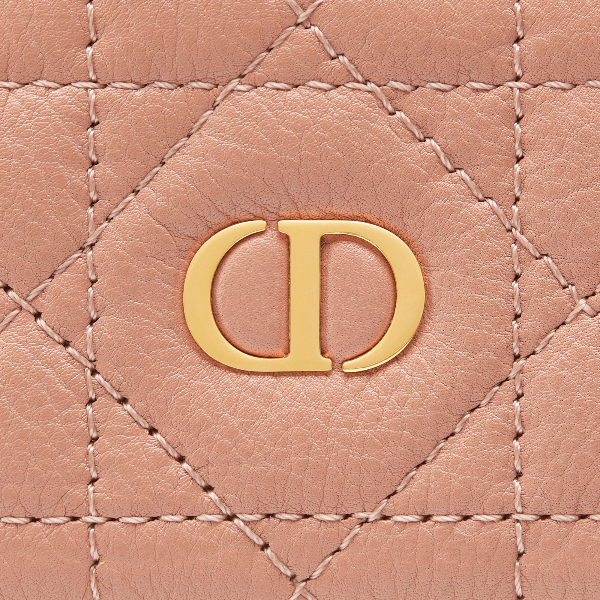 Dior Caro Freesia 卡片套 Rose des Vents 柔軟 Cannage 藤格紋圖案小牛皮 E09