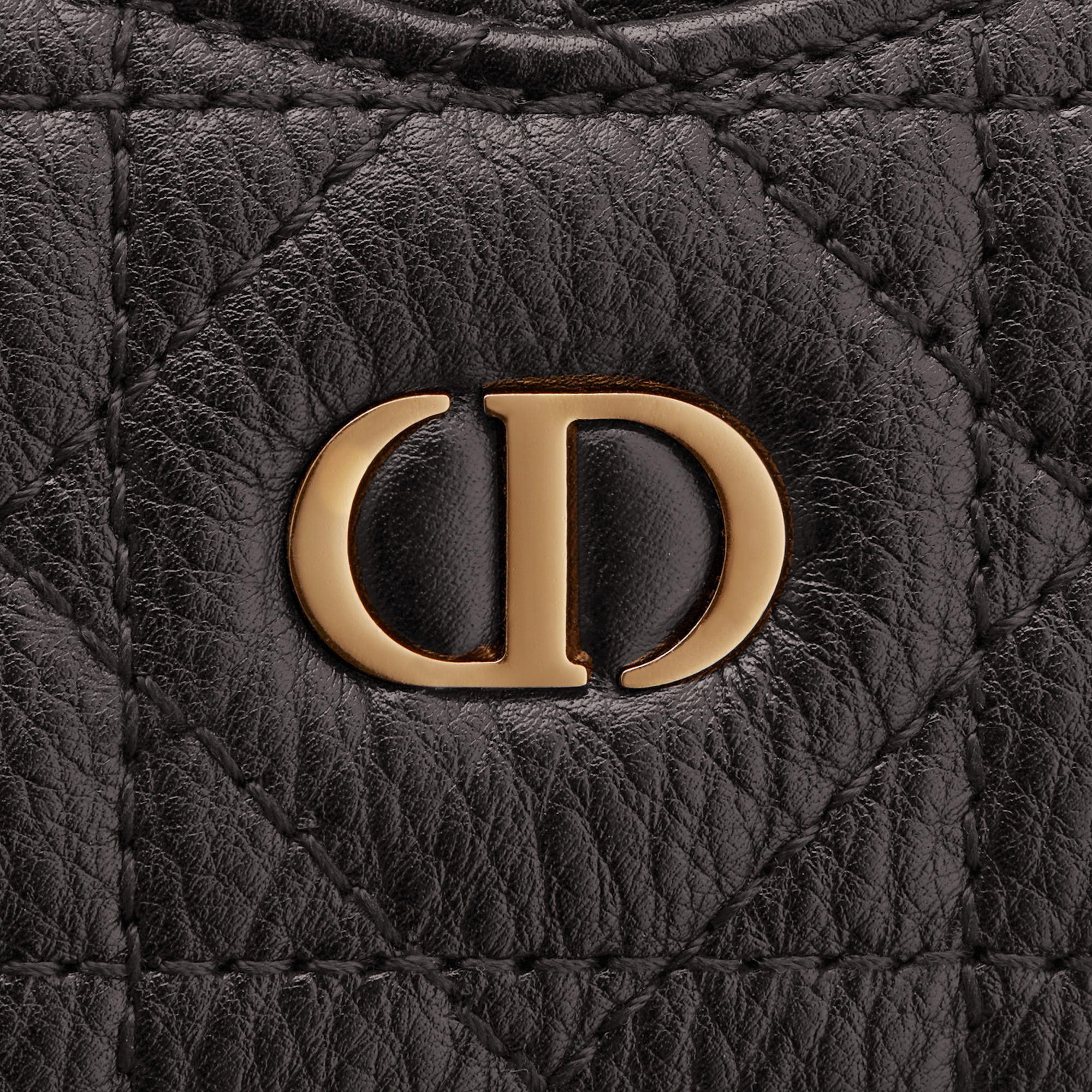 Dior Caro Cosmos 拉鍊卡夾 黑色柔軟 Cannage 籐格紋小牛皮 E09