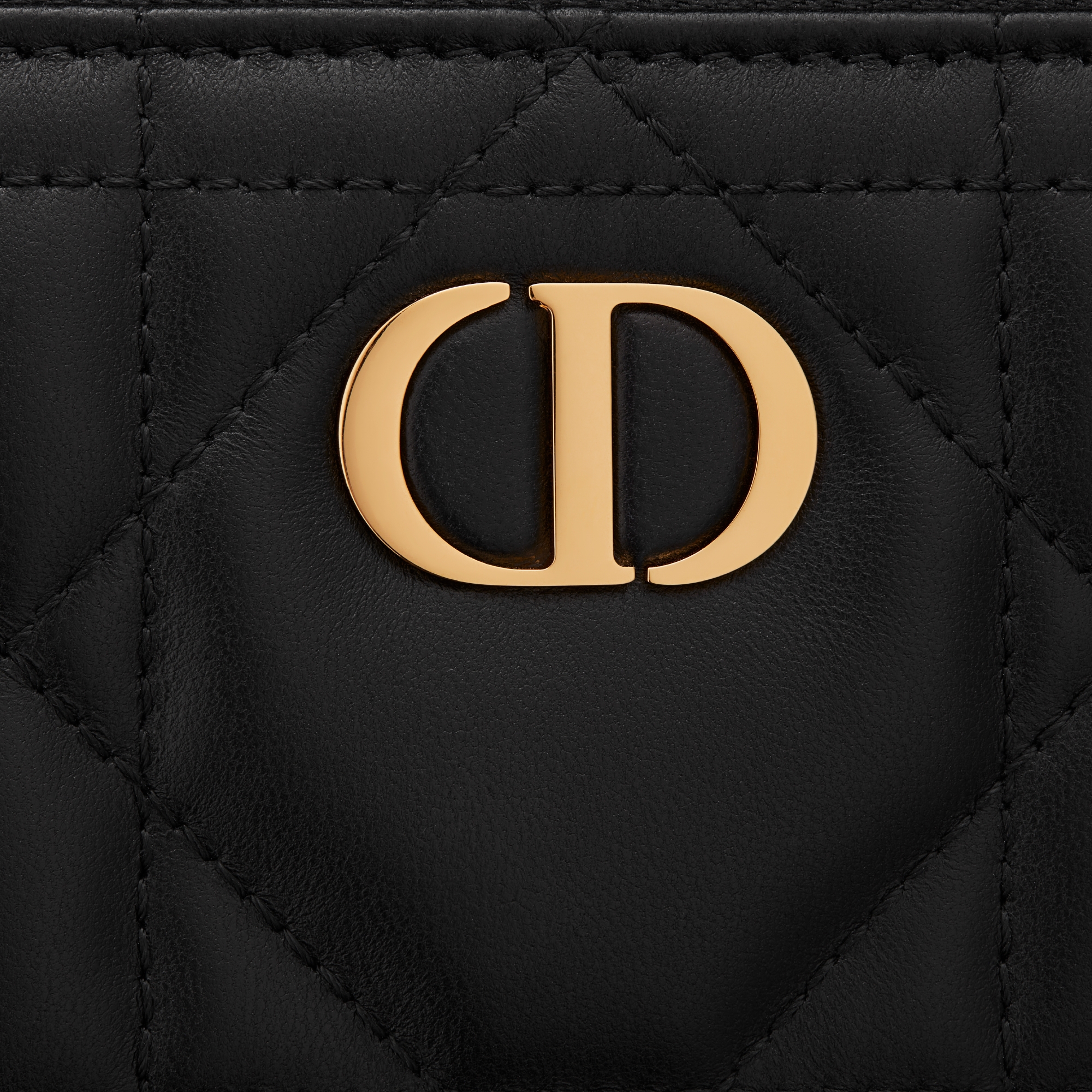 Miss Caro Voyageur スリムロングウォレット マクロカナージュ ラムスキン E09