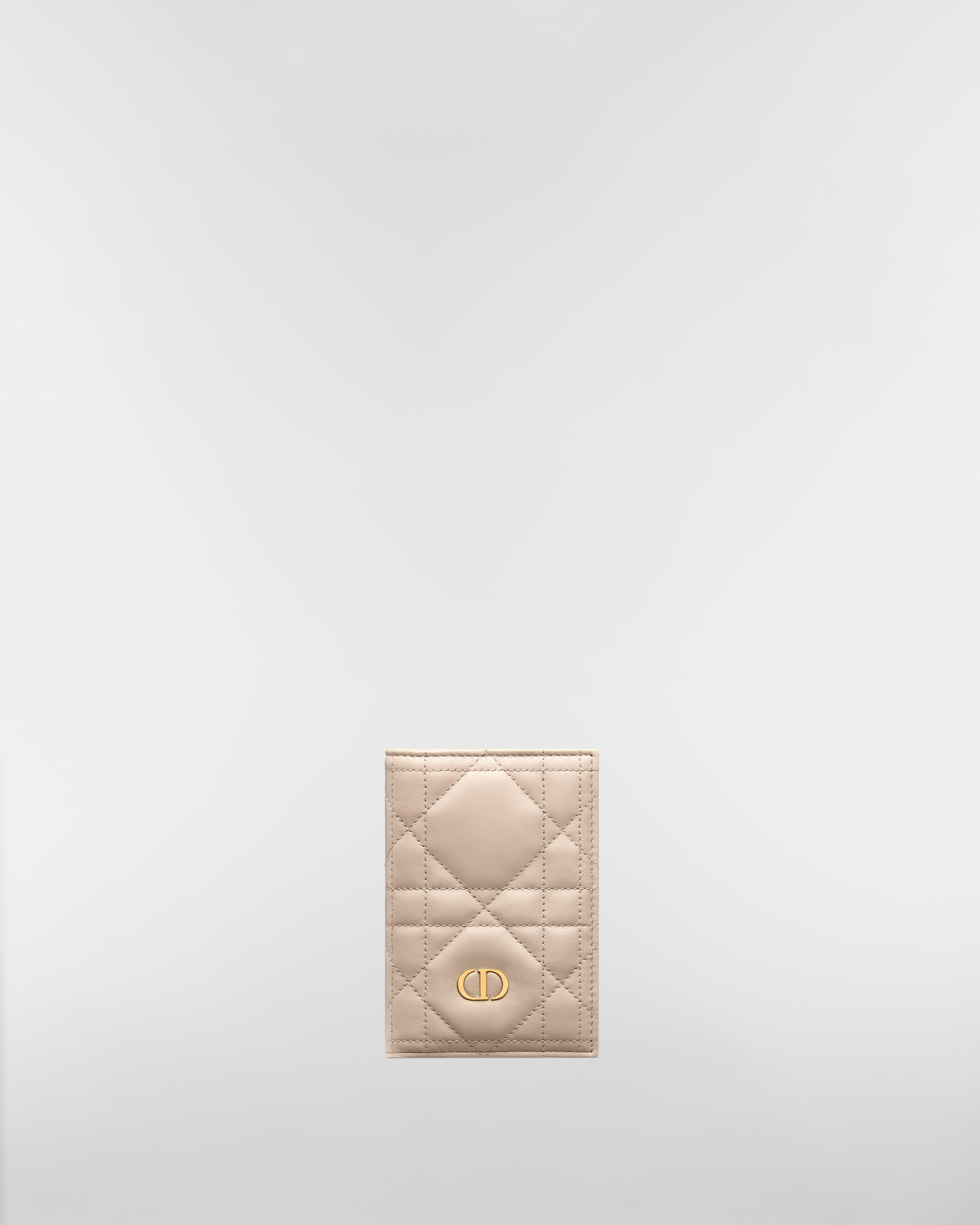 Miss Caro パスポートホルダー マクロカナージュ ラムスキン E01