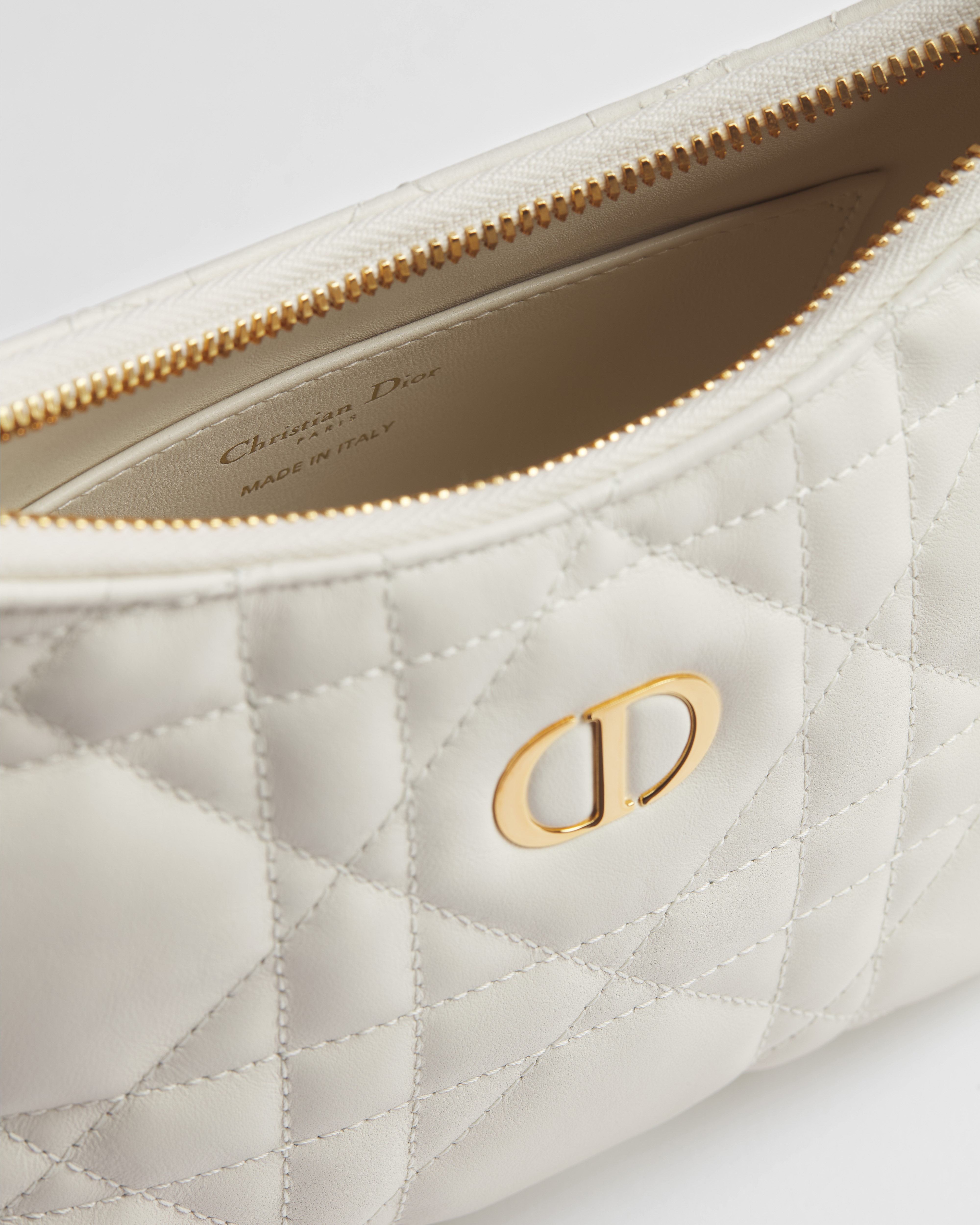 Miss Caro Diorling Minitasche mit Kette Macrocannage Lammleder in Latte E10