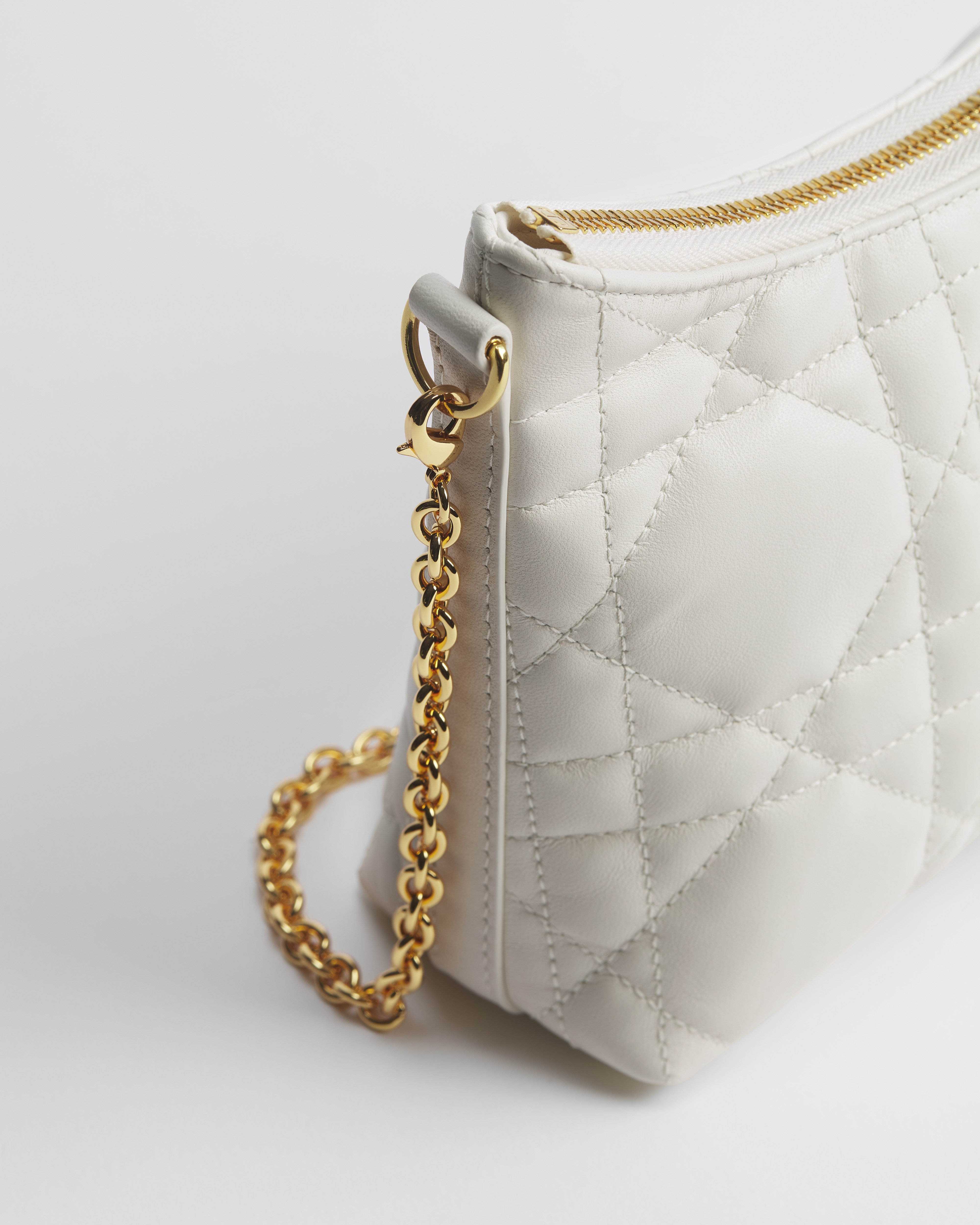 Miss Caro Diorling Minitasche mit Kette Macrocannage Lammleder in Latte E11