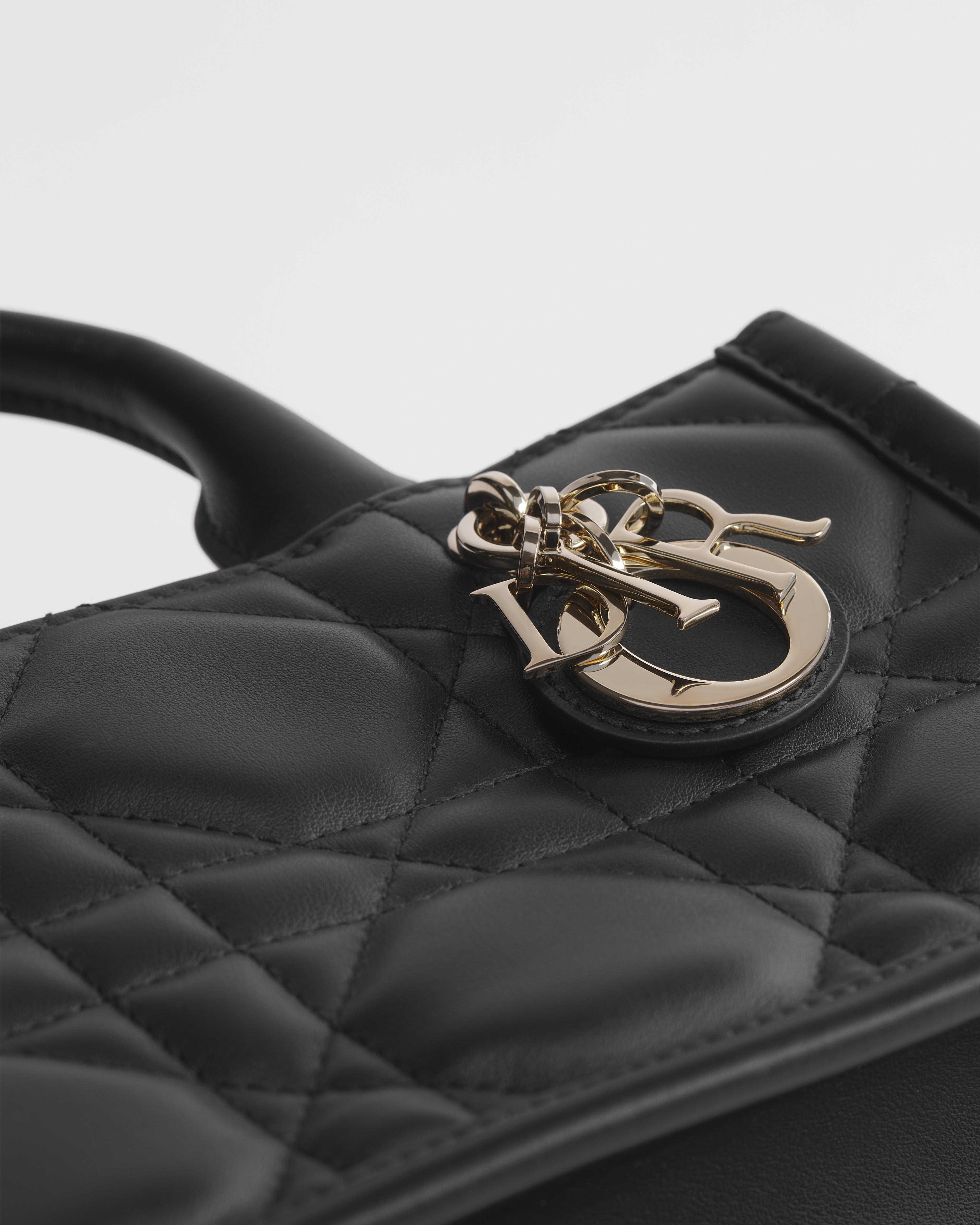 Dior Book Tote 迷你托特包 黑色 Macrocannage 大籐格紋小牛皮（21.5 x 13 x 7.5 公分） E10