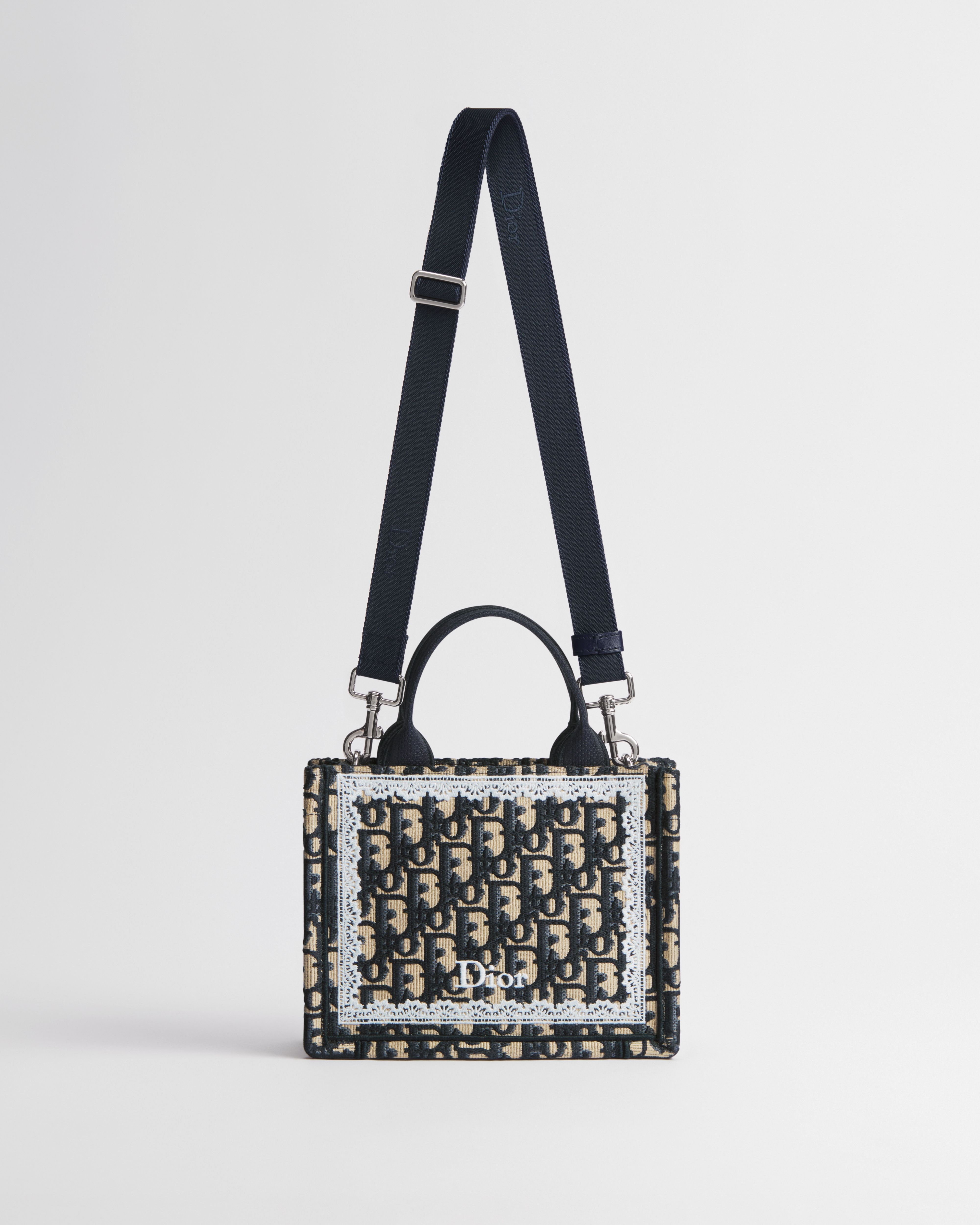 Dior Book Tote mini con bandolera Bordado Dior Oblique azul y encaje blanco (21 x 16 x 6,5 cm) E07