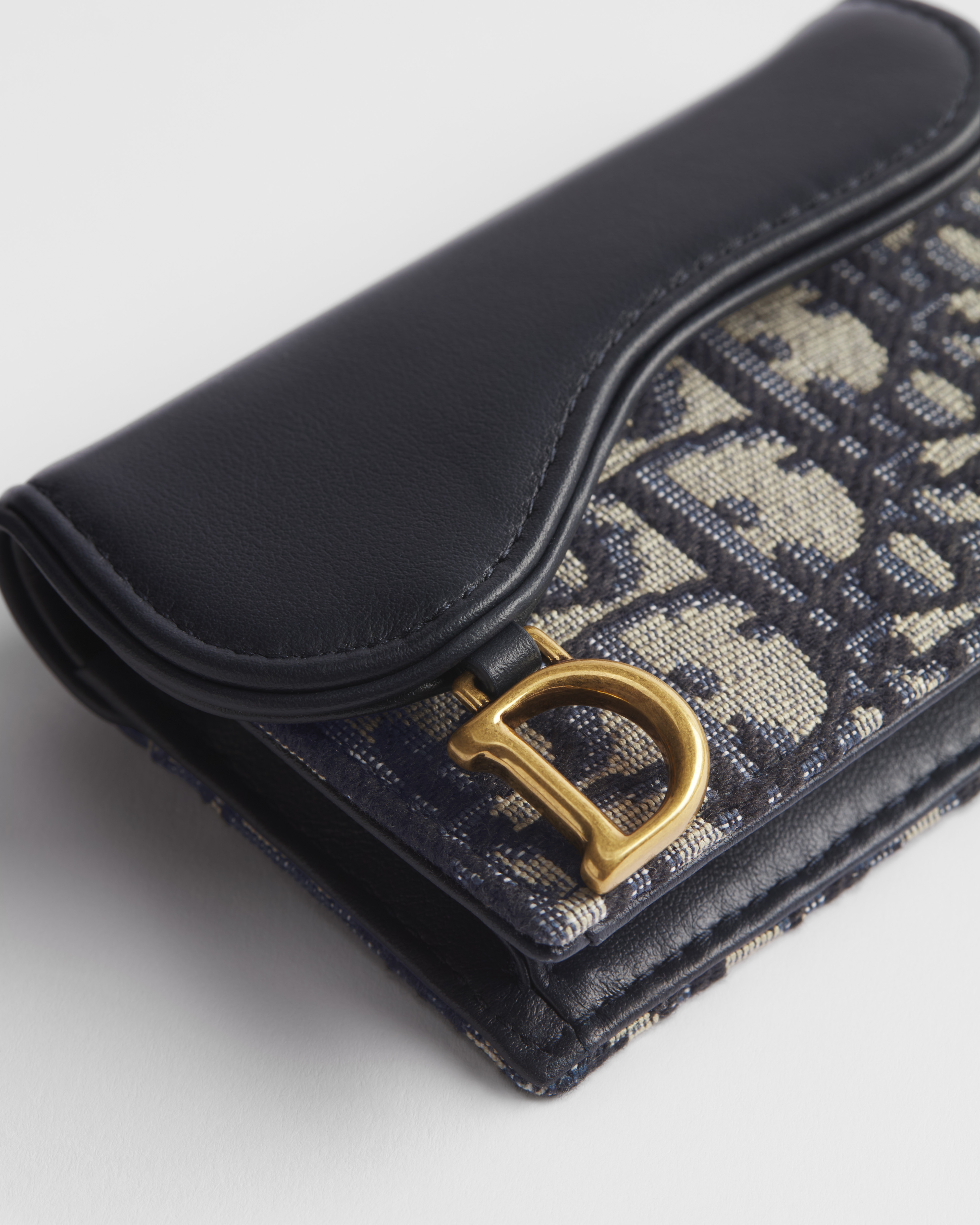 Saddle Bloom 卡片套 藍色 Dior Oblique 緹花和光滑小牛皮 E09