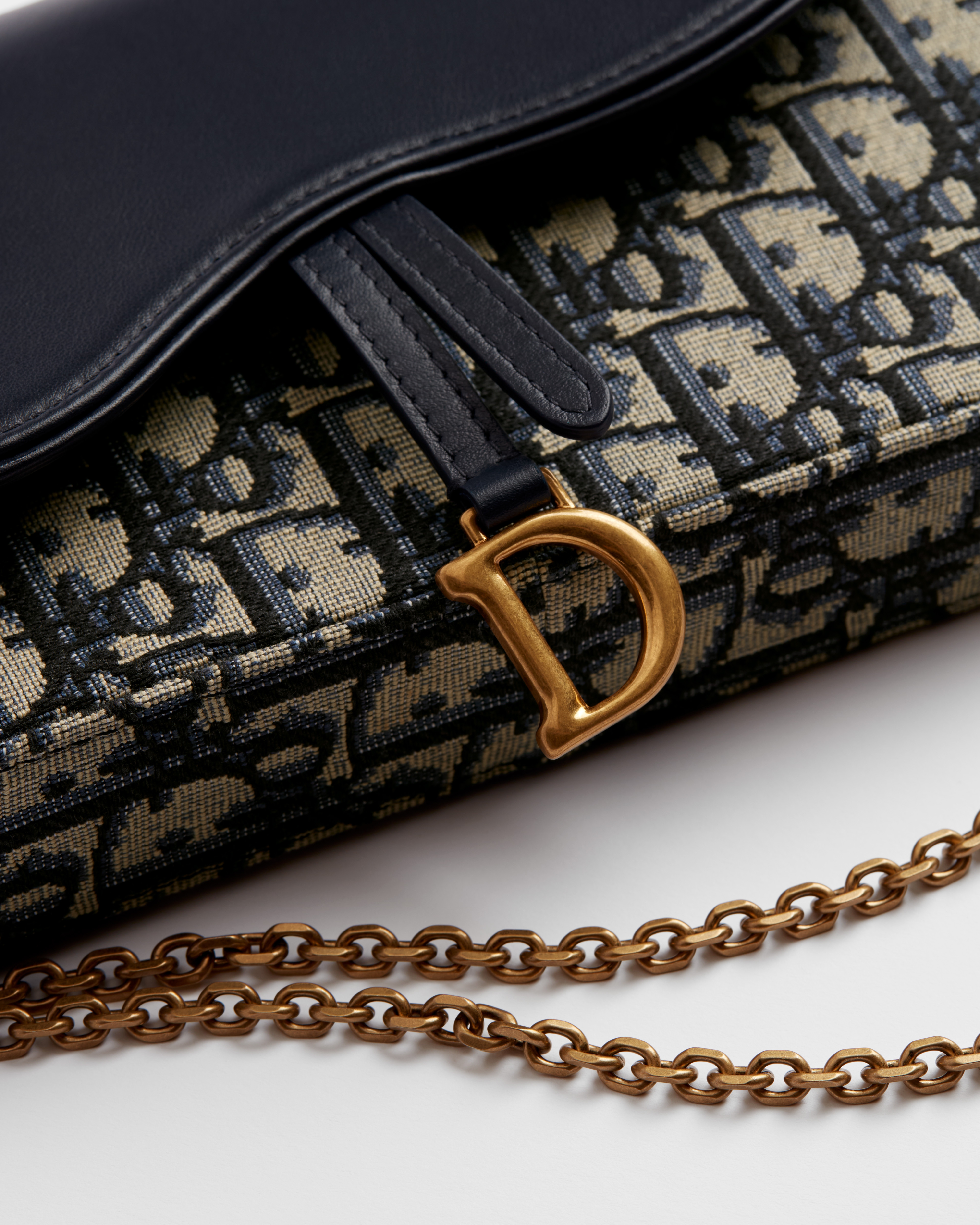Medium Saddle Pouch with Chain Blue Dior Oblique Jacquard and Smooth Calfskin E09