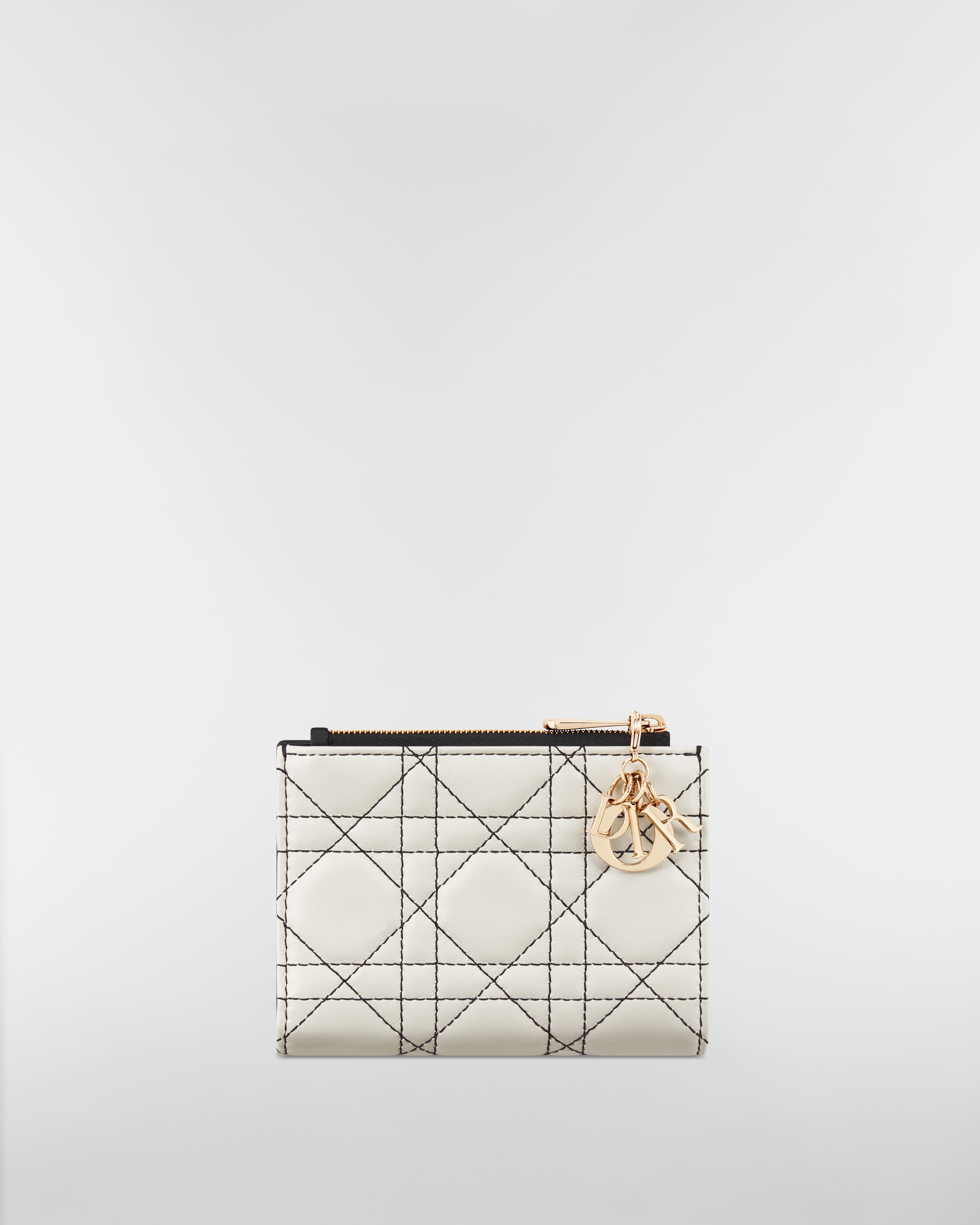 【日本限定】Lady Dior Dahlia ウォレット カナージュ ラムスキン E08