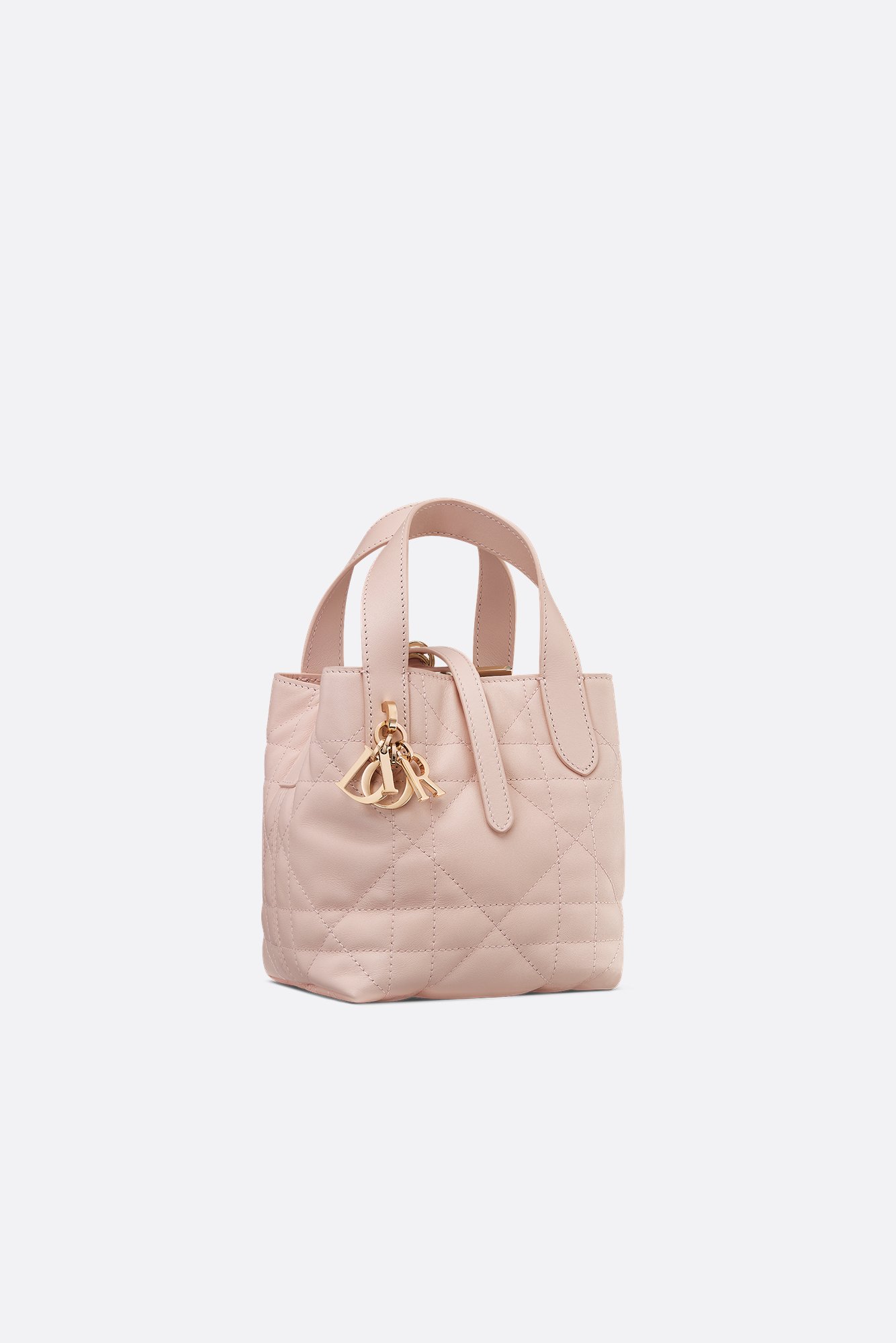DIOR | ウィメンズ新着|ディオール公式オンラインブティック DIOR | ウィメンズ新着|ディオール公式オンラインブティック