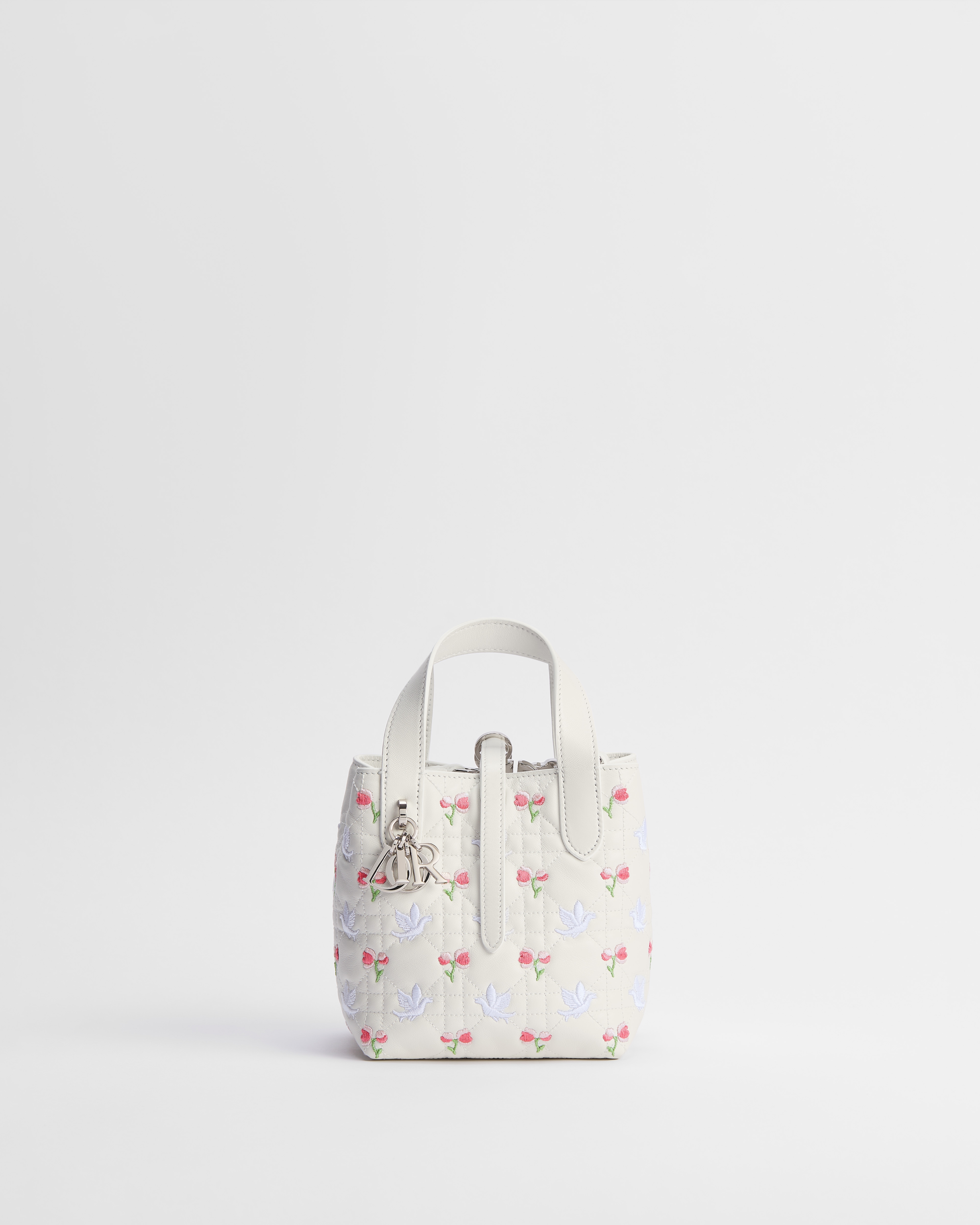 디올 뚜주흐 버티컬 토트백 나노 화이트 램스킨, 멀티 컬러 도브 & 로즈 모티브 자수 E01