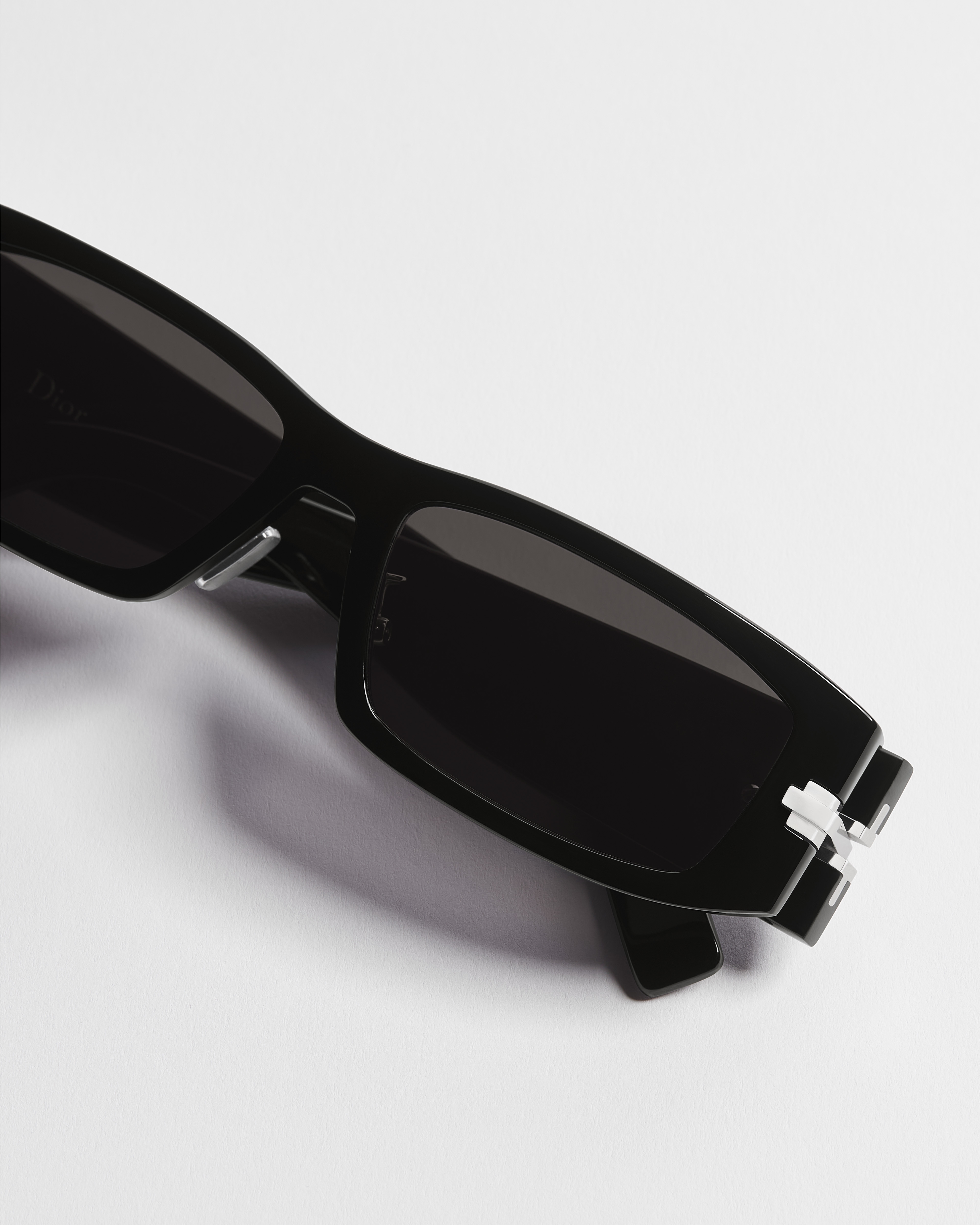 DiorBlackSuit XL S5F 黑色長方形太陽眼鏡 E06