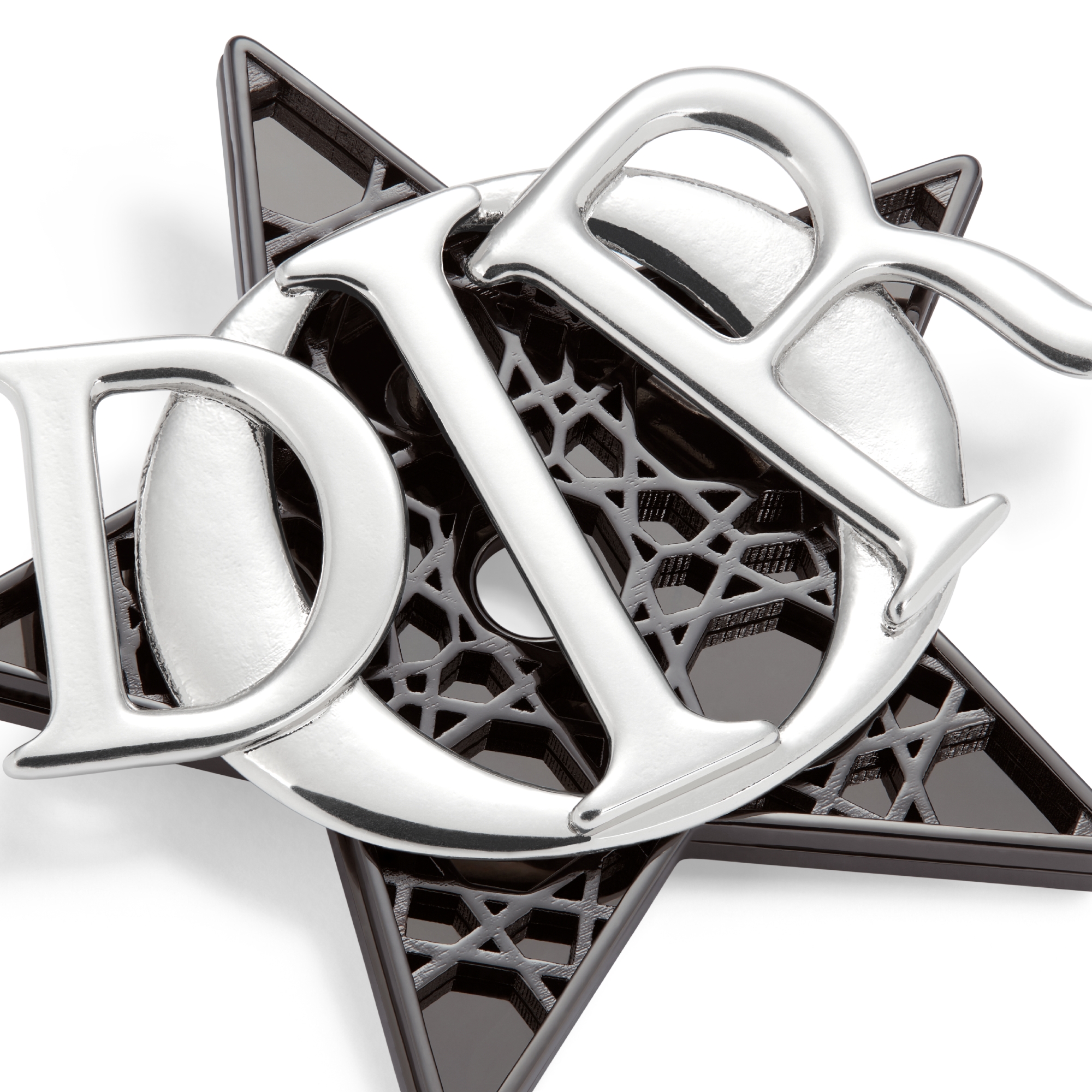 Cannage Brooch Silver- and Ruthenium-Finish Brass E09