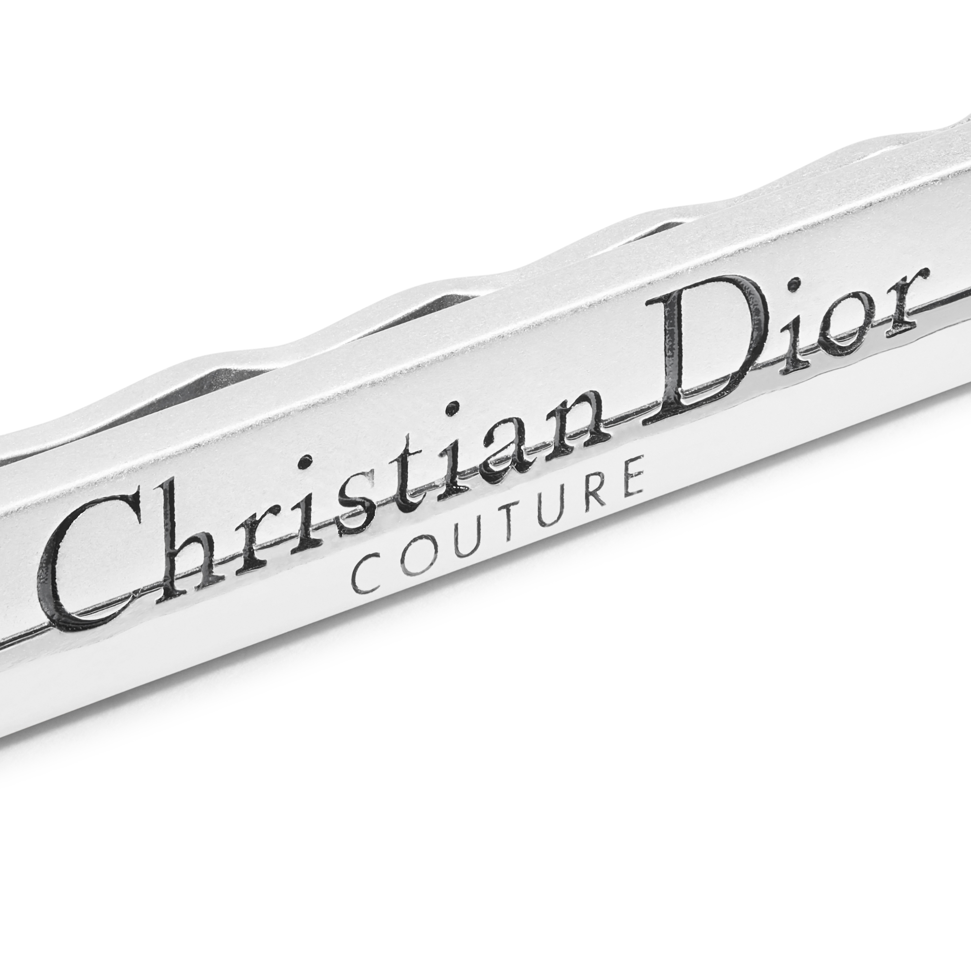 Spilla da cravatta Christian Dior Couture Cut Argento e resina nera E09