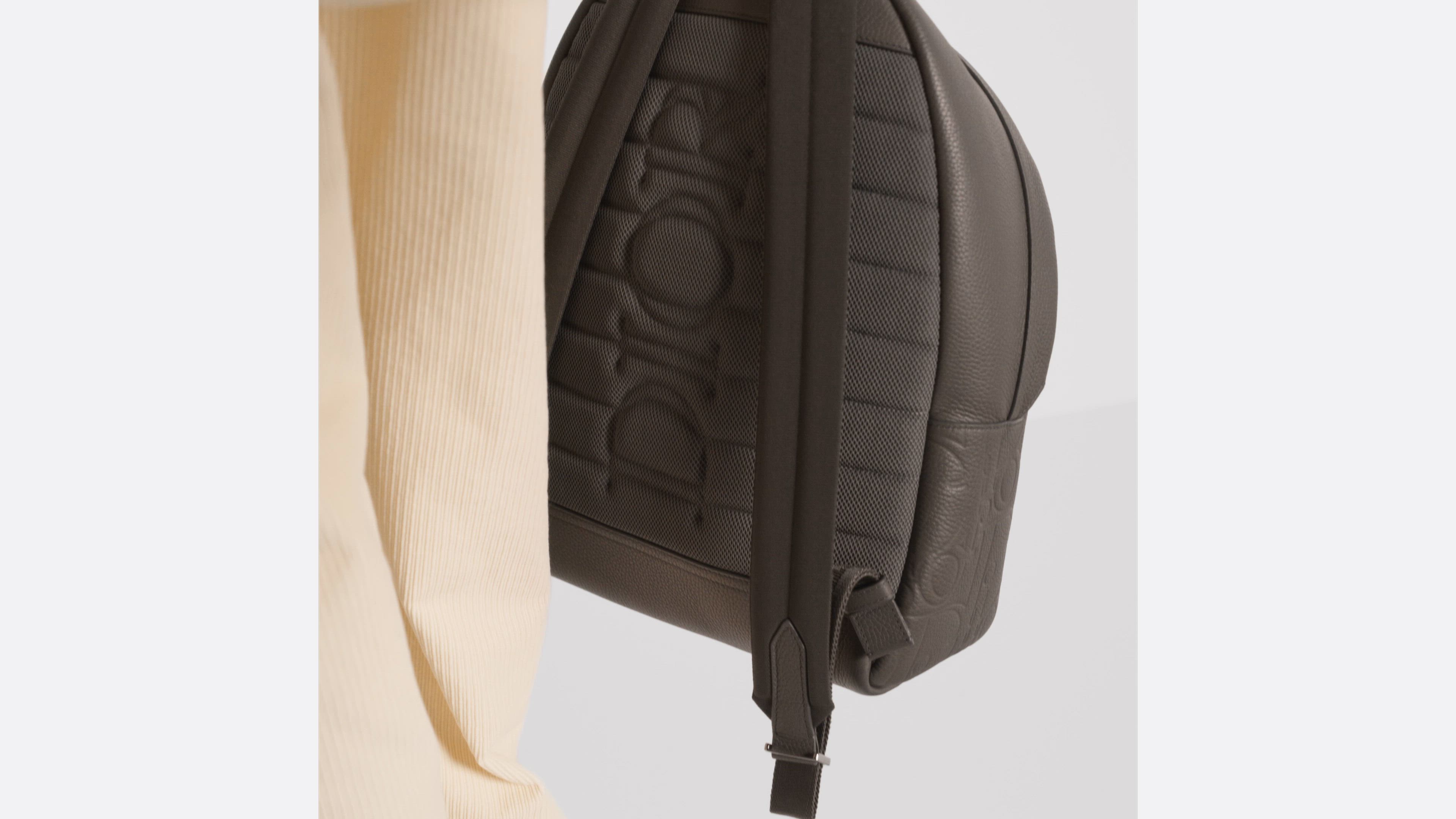 DIOR | Rider 2.0 ジップ付き バックパック ディオール グラビティ