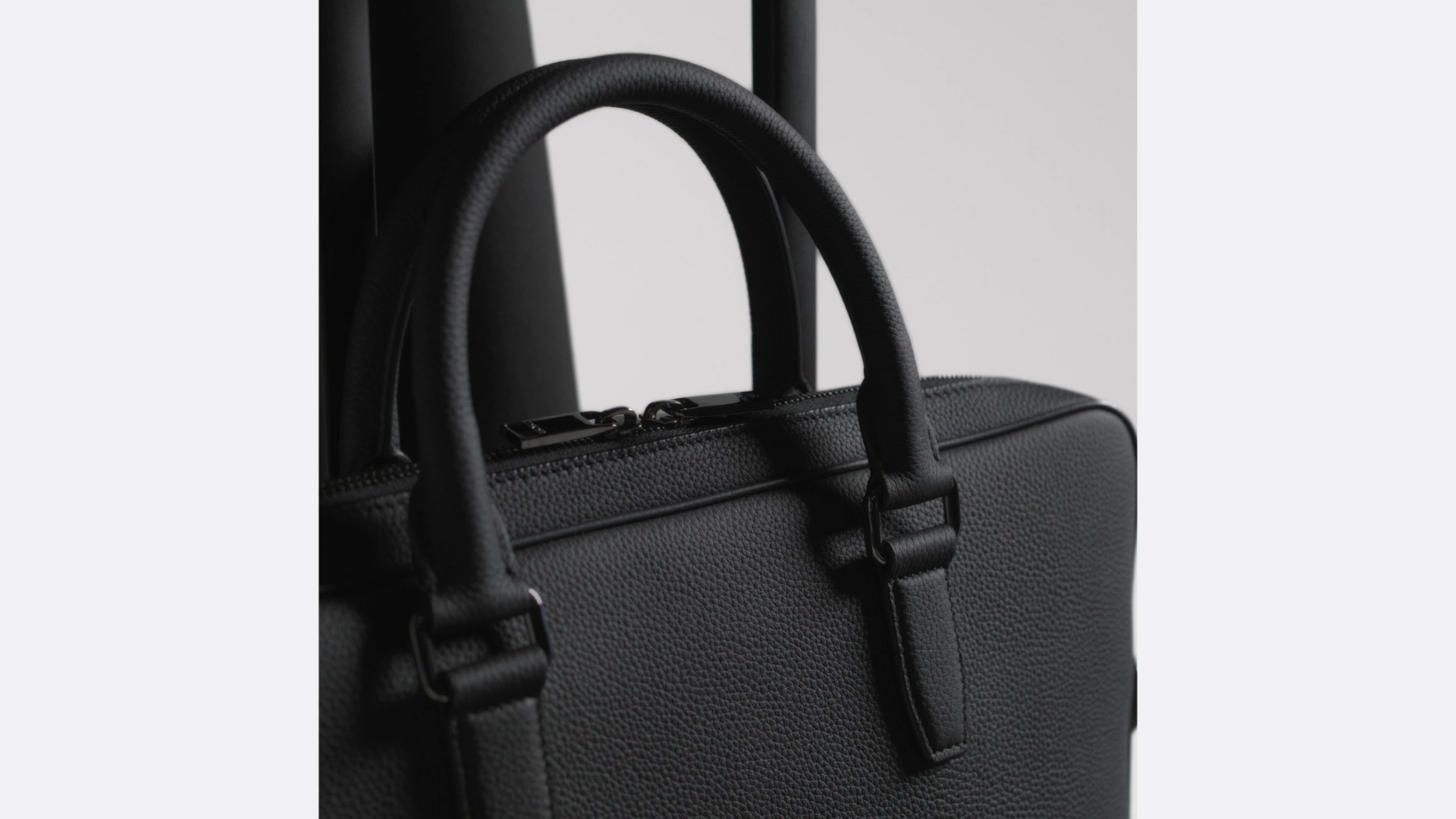 DIOR | CD Icon ジップ付き ブリーフケース マット グレインド