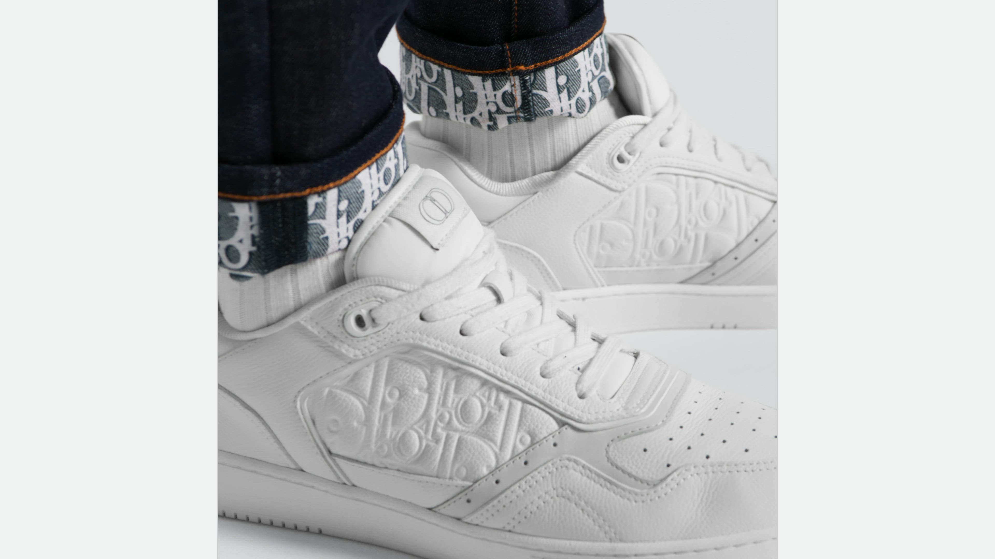 B27 Uptown Low-Top Sneaker White Grained Calfskin and White Dior