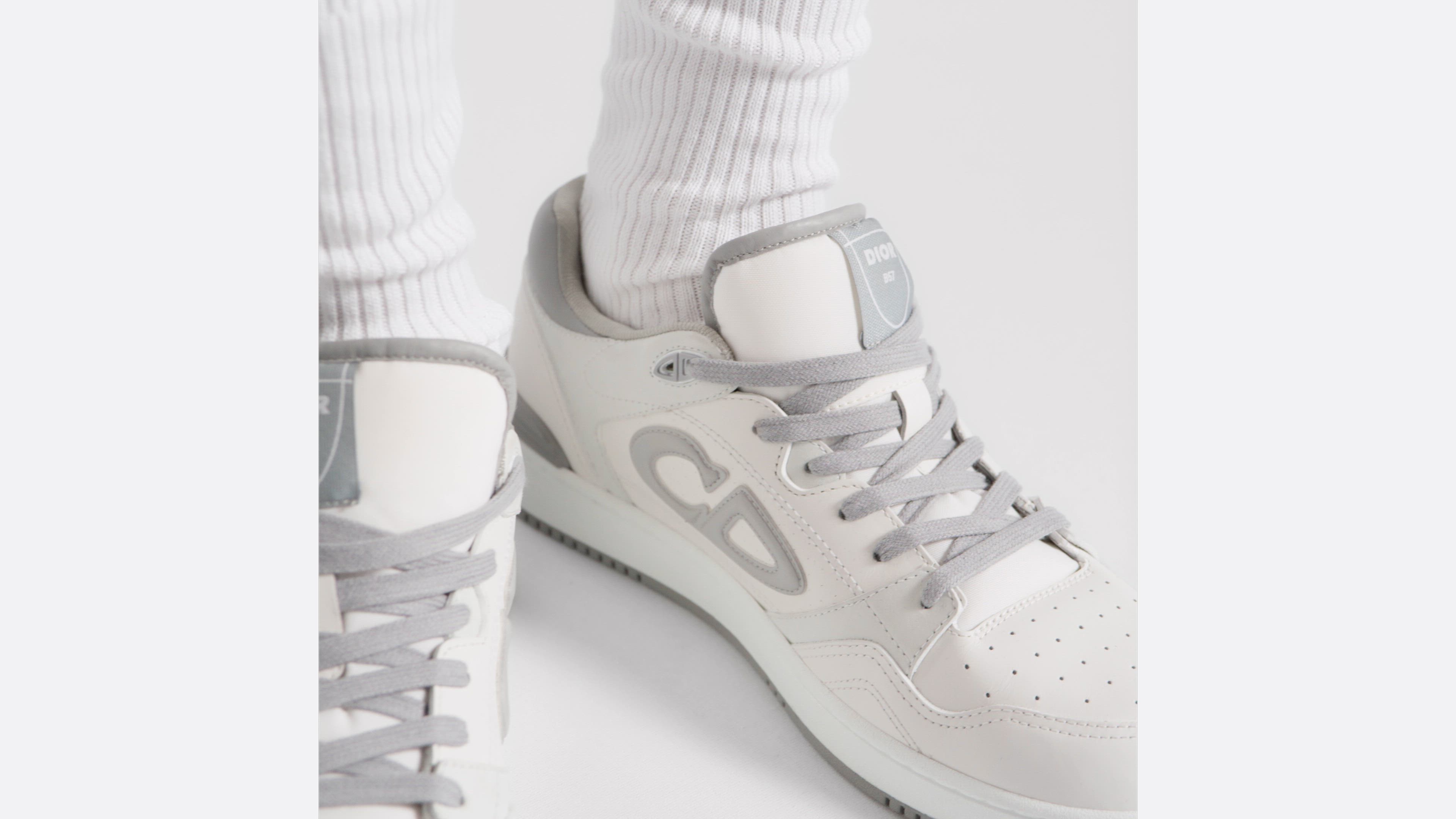 ディオール B57 レザー スニーカー 39 グレー LS1023 CD Dior B57 Low Gray / White Smooth Calfskin - Jun 2024 - 3SN318ZXU