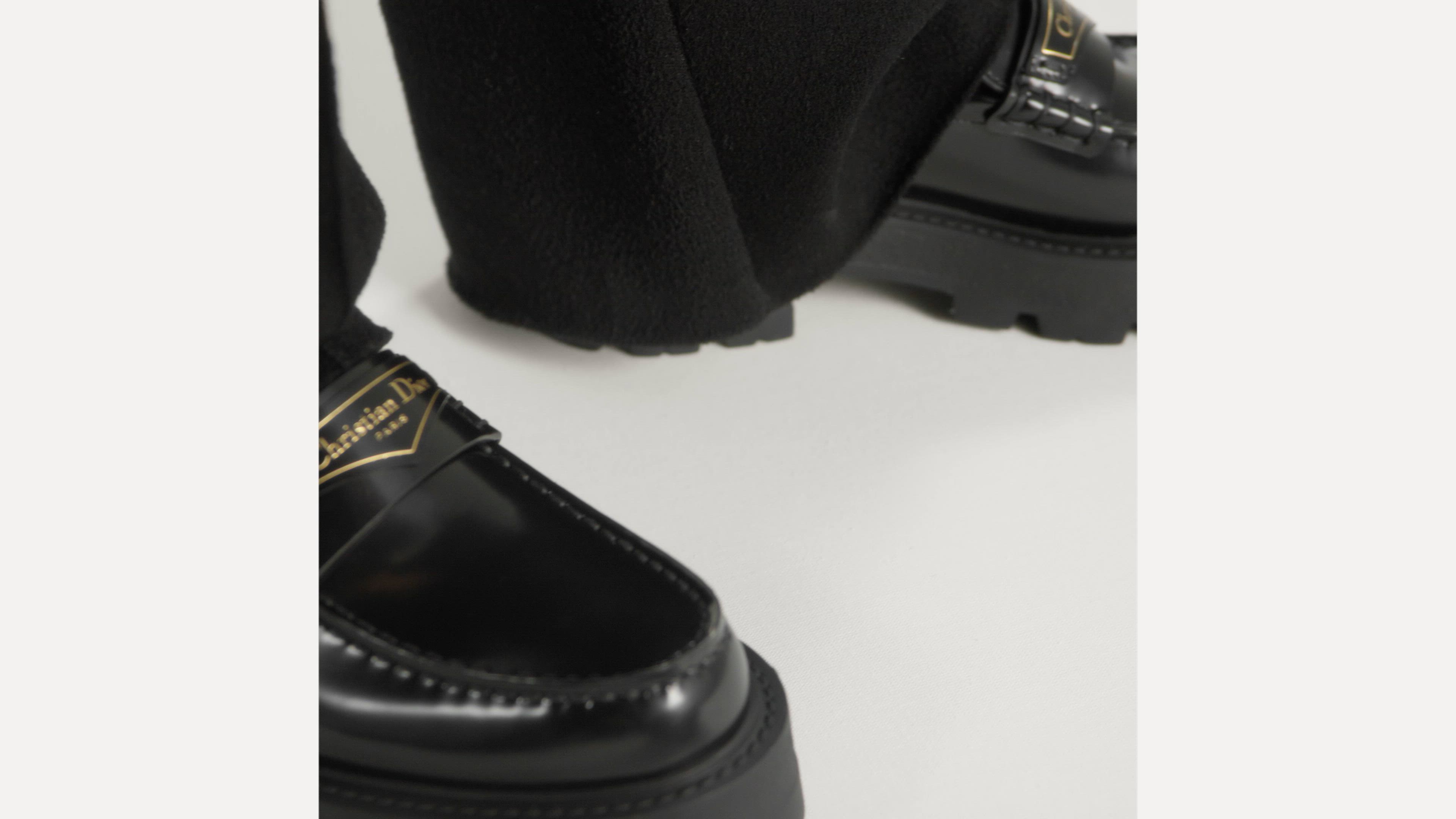 Dior ブラック ミュール Dior Boy Mule Black Suede Goatskin | DIOR
