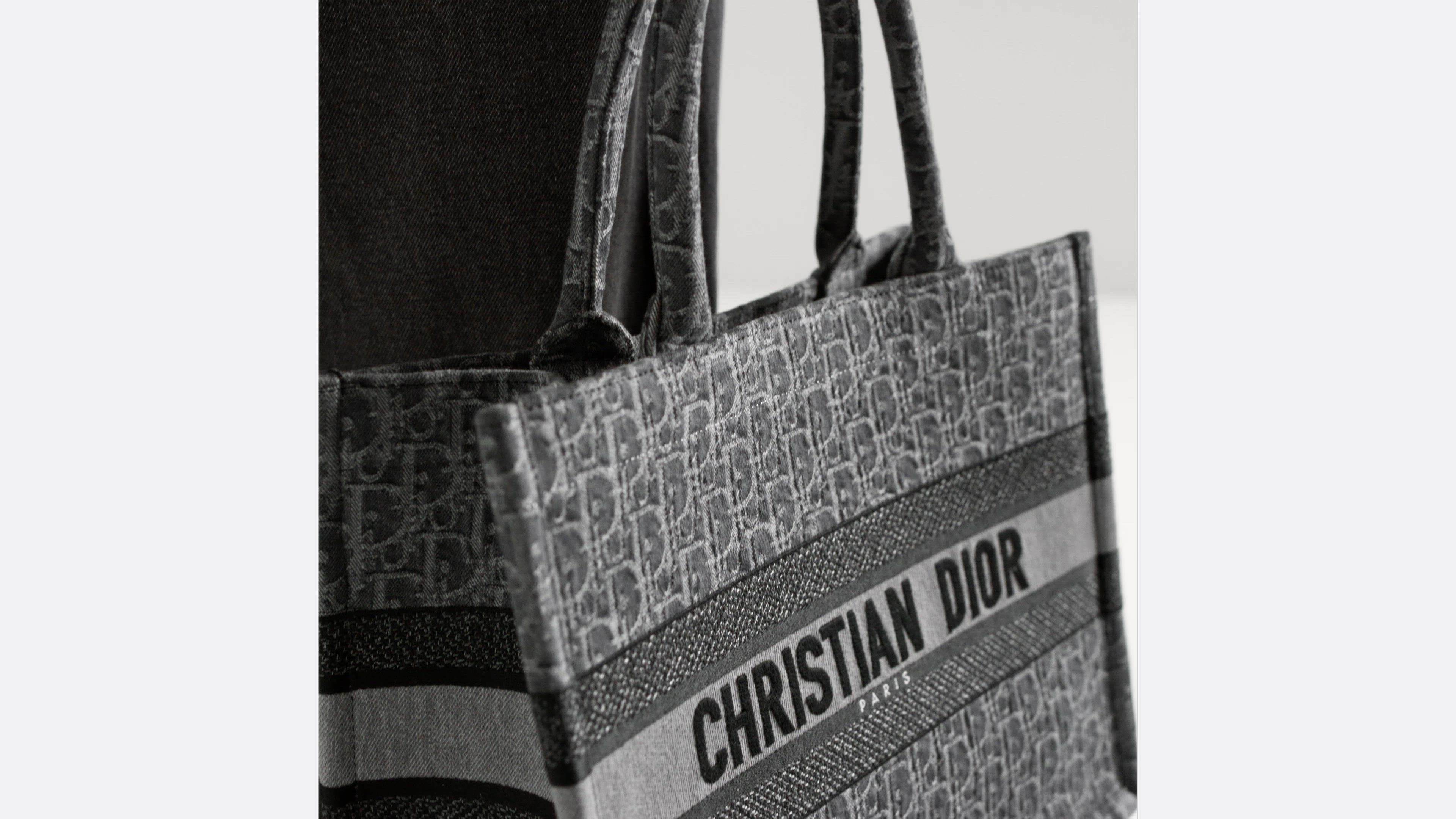 CHRISTIAN DIOR トートグレー Large Dior Book Tote Ecru and Gray Toile de Jouy Embroidery