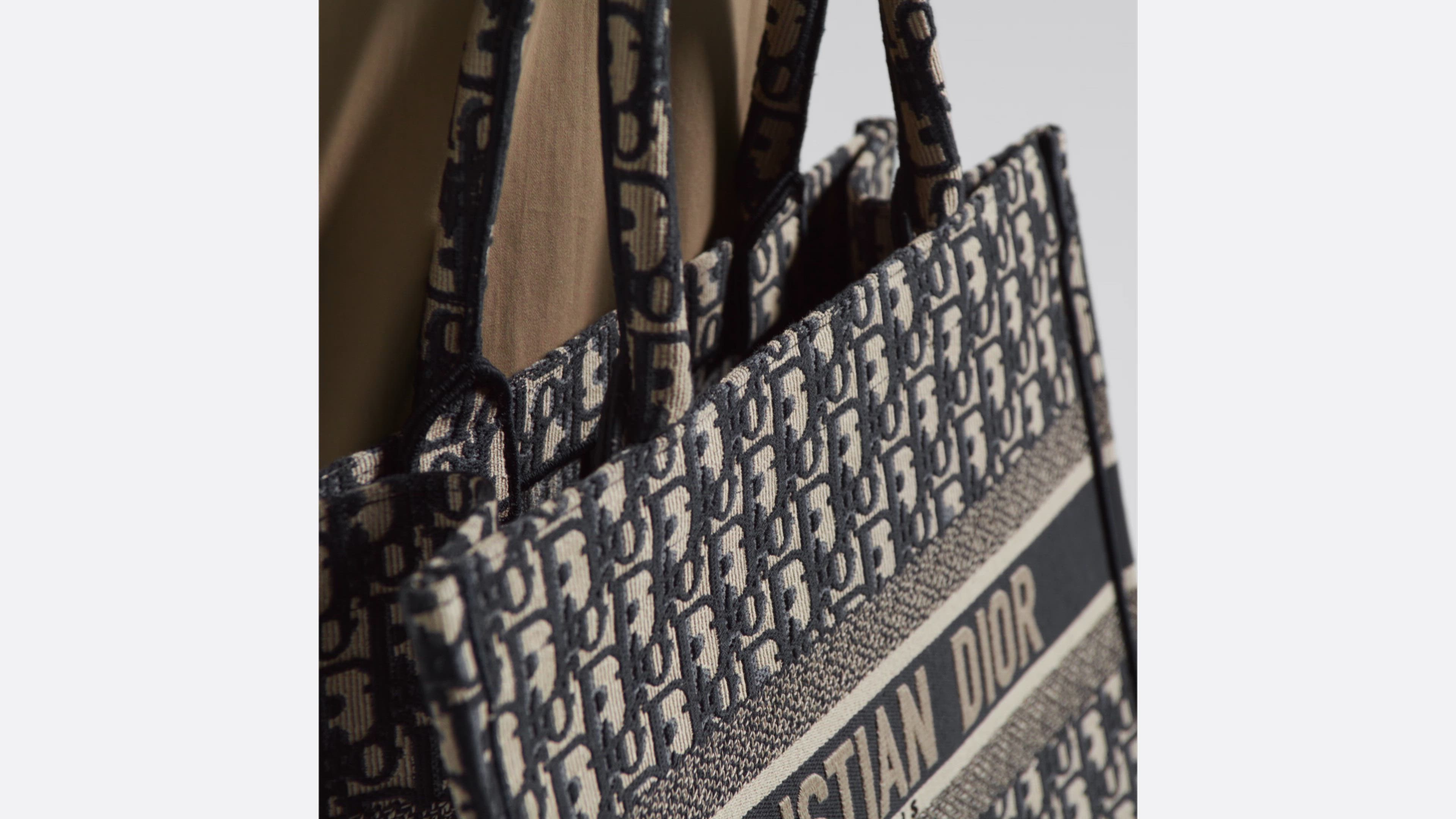 DIOR ブックトート ミディアムバック Brocart エンブロイダリー DIOR | Dior Book Tote バッグ ミディアム ディオール オブリーク エン