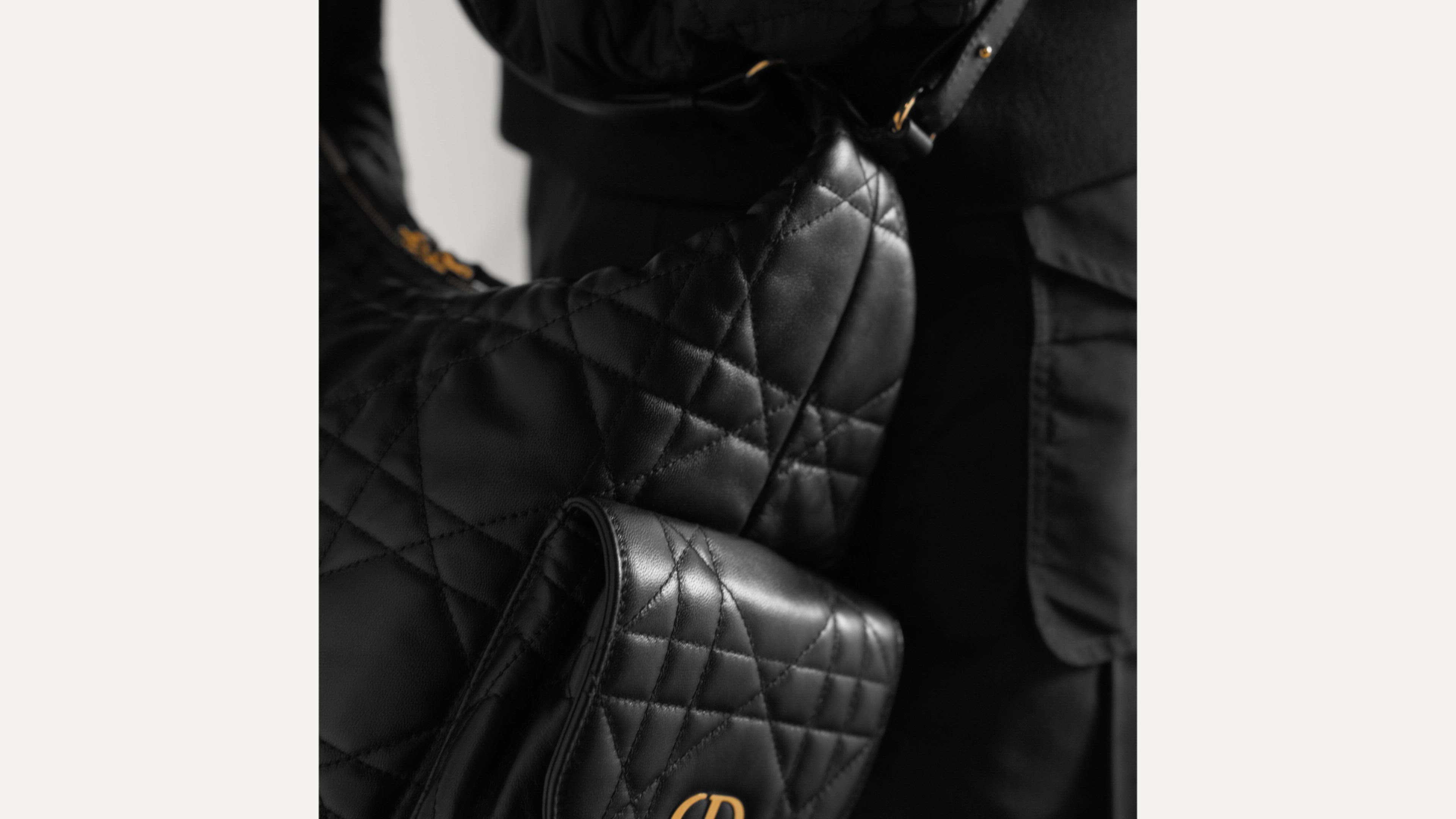 Dior ブラック ドラムバッグ Dior ブラック ドラムバッグ DIOR HOMME（ドラムバッグ）のフリマ